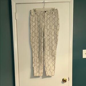 Talbots White Snake Skin Print Skinny Jeans